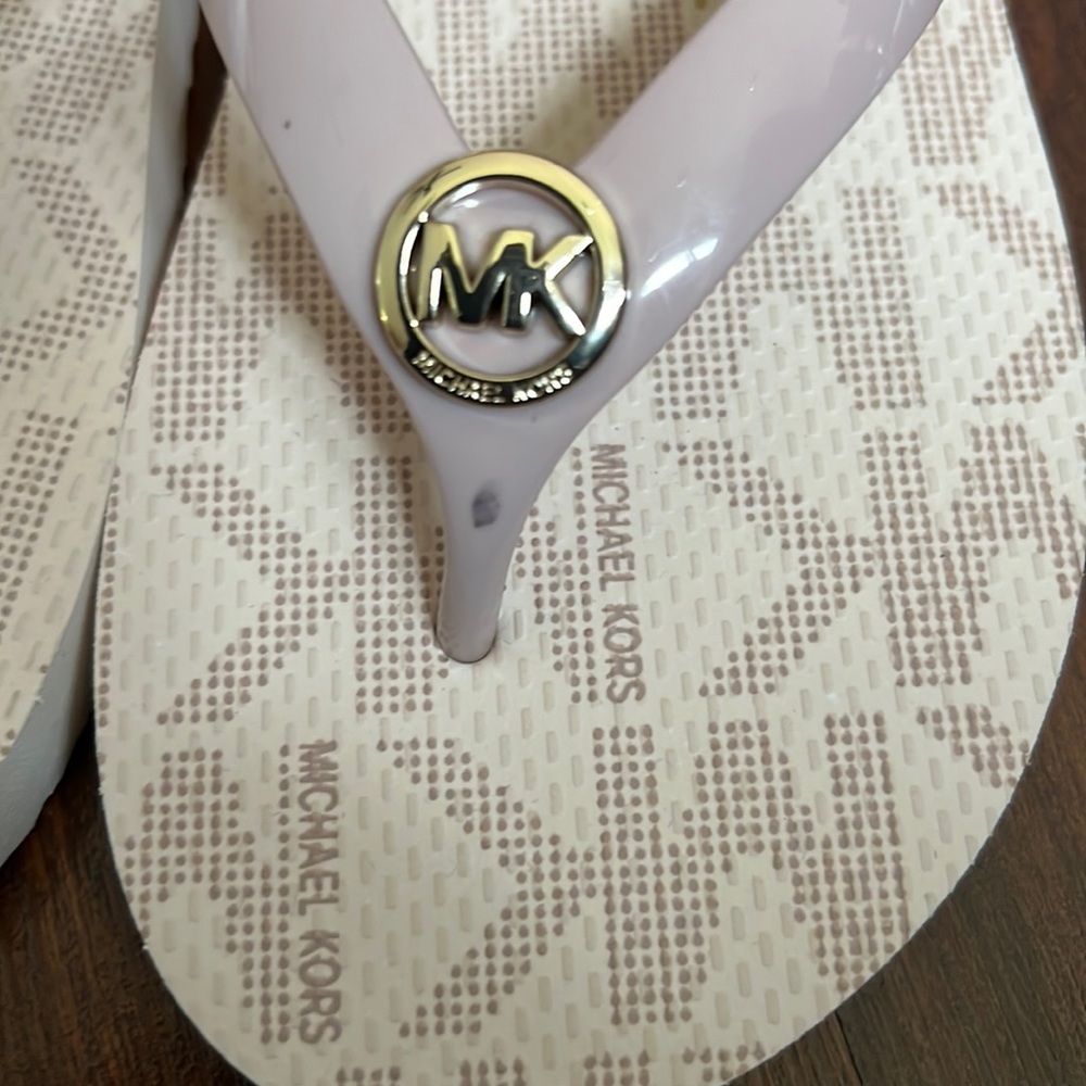 Michael Kors Flip Flops - Picture 4 of 6